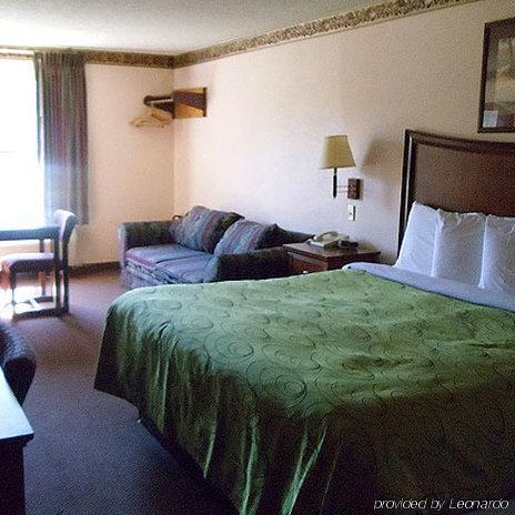Clairmont Inn & Suites - Warren חדר תמונה