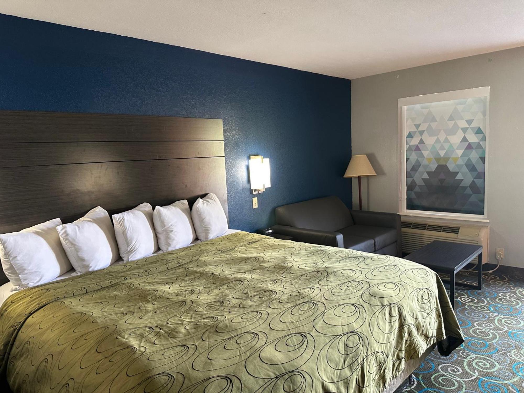 Clairmont Inn & Suites - Warren מראה חיצוני תמונה