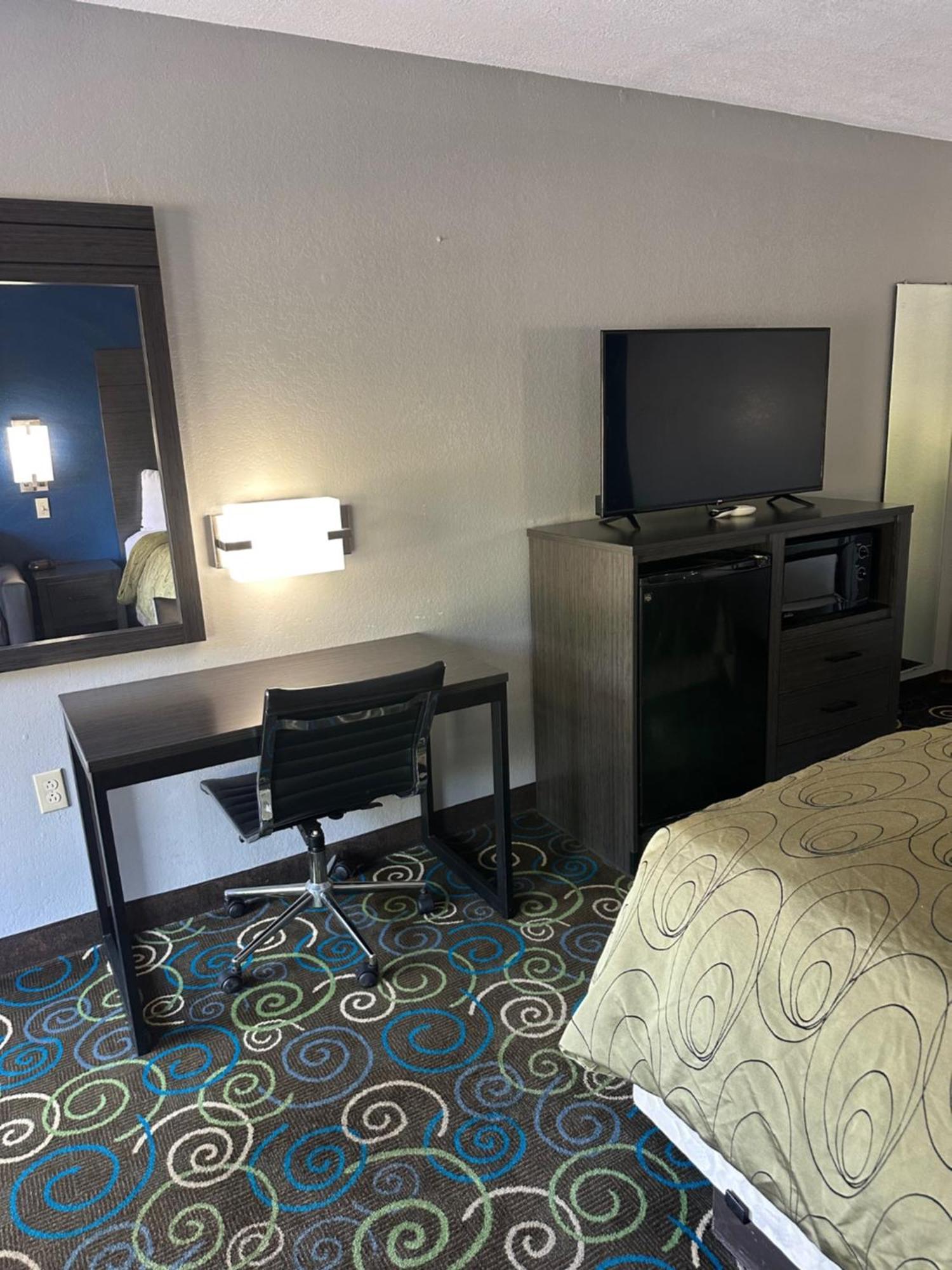 Clairmont Inn & Suites - Warren מראה חיצוני תמונה