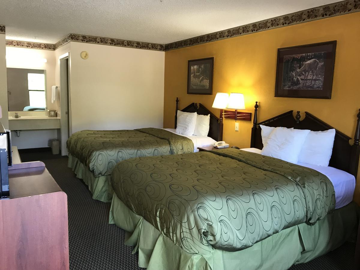 Clairmont Inn & Suites - Warren מראה חיצוני תמונה